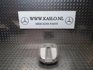 Usagé Eclairage intérieur avant Mercedes R (W251) 3.0 320 CDI 24V 4-Matic Prix € 50,00 Règlement à la marge proposé par kaslo auto parts