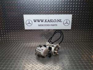Usados Bomba eléctrica de combustible Mercedes C (W204) 1.8 C-180K 16V Precio de solicitud ofrecido por kaslo auto parts