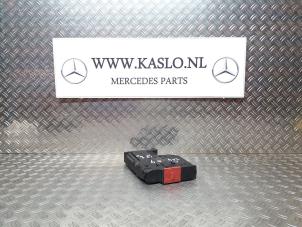 Usados Caja de fusibles Mercedes C (W204) 1.8 C-180K 16V Precio € 75,00 Norma de margen ofrecido por kaslo auto parts