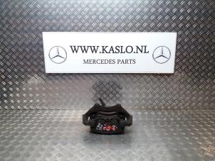 Usagé Etrier de frein (pince) avant droit Mercedes C (W204) 3.0 C-320 CDI V6 24V Prix sur demande proposé par kaslo auto parts