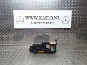 Używane Skrzynka bezpieczników Mercedes E (C207) E-220 CDI 16V BlueEfficiency Cena € 150,00 Procedura marży oferowane przez kaslo auto parts