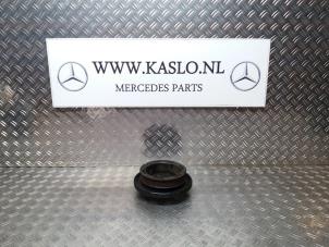 Usados Polea de cigüeñal Mercedes C (W203) 2.2 C-220 CDI 16V Precio € 50,00 Norma de margen ofrecido por kaslo auto parts