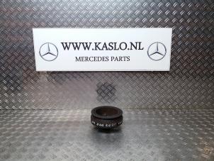 Usagé Vilebrequin poulie Mercedes CLS (C219) 500 5.0 V8 24V Prix € 50,00 Règlement à la marge proposé par kaslo auto parts