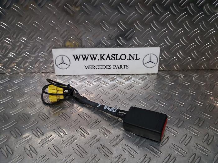 Insertion ceinture de sécurité avant gauche d'un Mercedes-Benz B (W246,242) 1.5 B-180 CDI 16V 2013
