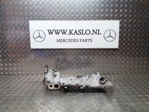 Usados Colector de admisión Mercedes ML II (164/4JG) 3.0 ML-320 CDI 4-Matic V6 24V Precio € 150,00 Norma de margen ofrecido por kaslo auto parts