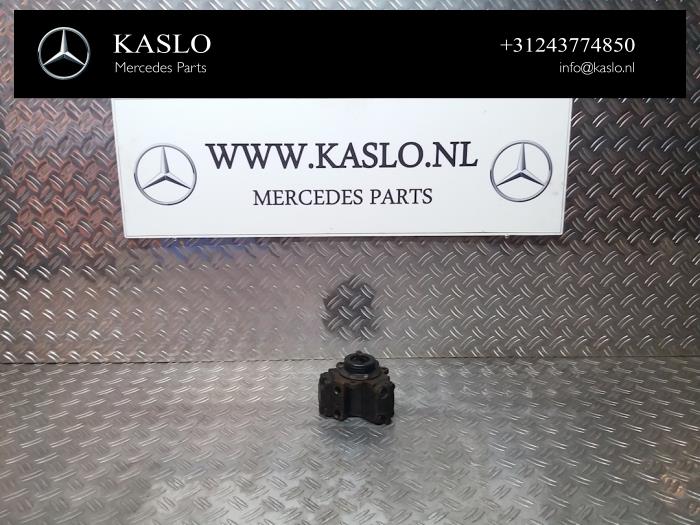 Begagnade Högtryckspump Mercedes S (W220) 3.2 S-320 CDI 24V Pris på förfrågan erbjuds av kaslo auto parts