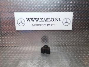 Used High pressure pump Mercedes S (W220) 3.2 S-320 CDI 24V Price on request offered by kaslo auto parts