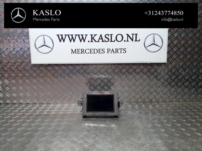 Begagnade Innerdisplay Mercedes E (R207) E-220 CDI 16V BlueEfficiency Pris € 50,00 Marginaltabell erbjuds av kaslo auto parts