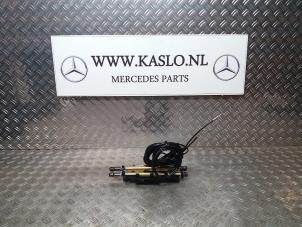 Used Set of tailgate gas struts Mercedes SLK (R171) 1.8 200 K 16V Price on request offered by kaslo auto parts