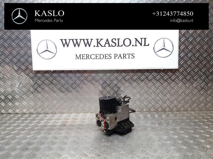 Usagé Bloc ABS Mercedes S (W220) 4.0 S-400 CDI V8 32V Prix sur demande proposé par kaslo auto parts