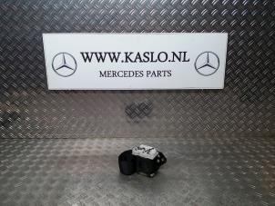 Used Rear seatbelt, left Mercedes CLK (R209) 2.6 240 V6 18V Price € 50,00 Margin scheme offered by kaslo auto parts