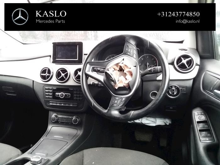 Begagnade Innerdisplay Mercedes B (W246/W242) 1.8 B-180 CDI BlueEFFICIENCY 16V Pris € 50,00 Marginaltabell erbjuds av kaslo auto parts