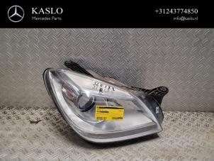 Used Headlight, right Mercedes SLK (R172) 1.8 200 16V BlueEFFICIENCY Price € 250,00 Margin scheme offered by kaslo auto parts