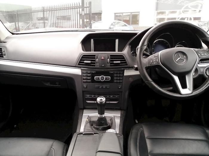 Cabriodach Bedienung van een Mercedes-Benz E (R207) E-220 CDI 16V BlueEfficiency 2012