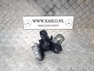 Usagé Charnière porte avant gauche Mercedes E (W212) E-250 CDI 16V BlueEfficiency Prix sur demande proposé par kaslo auto parts