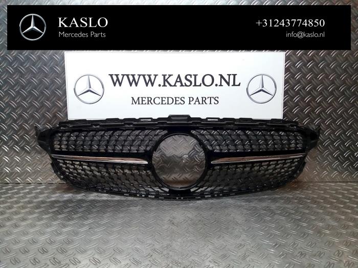 Używane Grill Mercedes C (R205) C-300 2.0 Turbo 16V Cena na żądanie oferowane przez kaslo auto parts