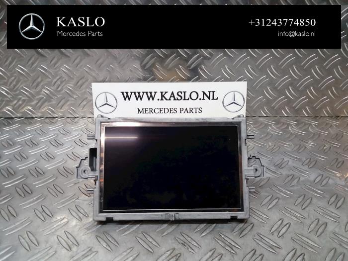 Begagnade Innerdisplay Mercedes E Estate (S212) E-350 CDI V6 24V BlueEfficiency Pris € 100,00 Marginaltabell erbjuds av kaslo auto parts