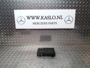Usagé Amplificateur radio Mercedes E Estate (S212) E-350 CDI V6 24V BlueEfficiency Prix € 75,00 Règlement à la marge proposé par kaslo auto parts