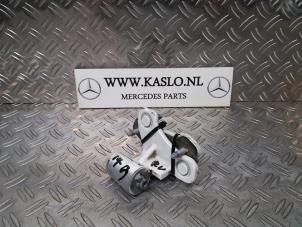 Used Front door hinge, right Mercedes C (W204) 2.2 C-250 CDI 16V BlueEFFICIENCY Price on request offered by kaslo auto parts