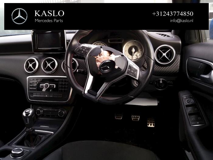 Usados Pantalla interior Mercedes A (W176) 1.5 A-180 CDI, A-180d 16V Precio € 50,00 Norma de margen ofrecido por kaslo auto parts