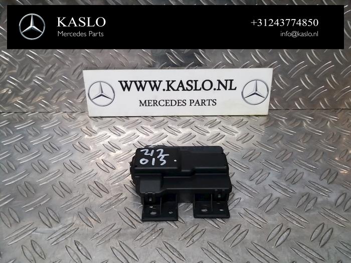 Używane Rózne Mercedes E (W212) E-300 BlueTec Hybrid V6 24V Cena € 50,00 Procedura marży oferowane przez kaslo auto parts