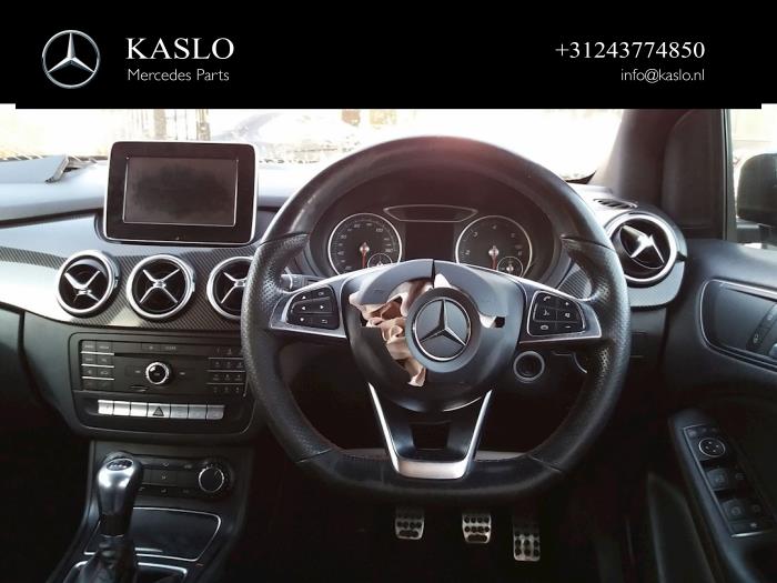Interior display from a Mercedes-Benz B (W246/W242) 1.5 B-180 CDI,d 16V 2015