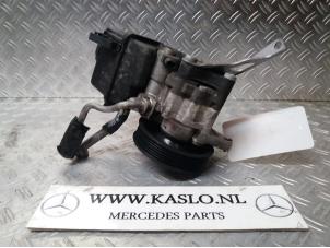 Used Power steering pump Mercedes SLK (R172) 2.1 250 CDI 16V BlueEFFICIENCY Price € 100,00 Margin scheme offered by kaslo auto parts