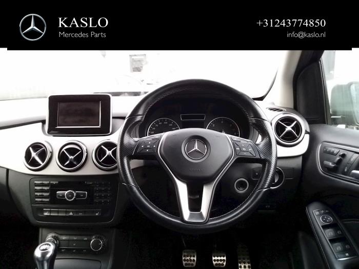 Begagnade Innerdisplay Mercedes B (W246/W242) 1.8 B-180 CDI BlueEFFICIENCY 16V Pris € 50,00 Marginaltabell erbjuds av kaslo auto parts