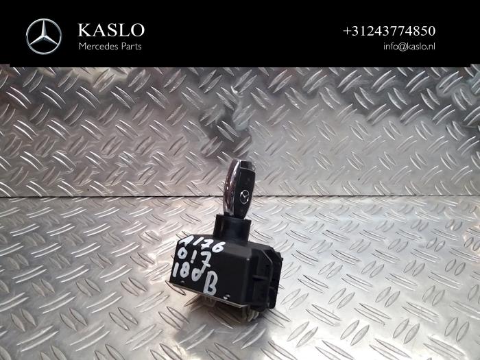 Używane Stacyjka + Kluczyk Mercedes A (W176) 1.6 A-180 16V Cena € 100,00 Procedura marży oferowane przez kaslo auto parts