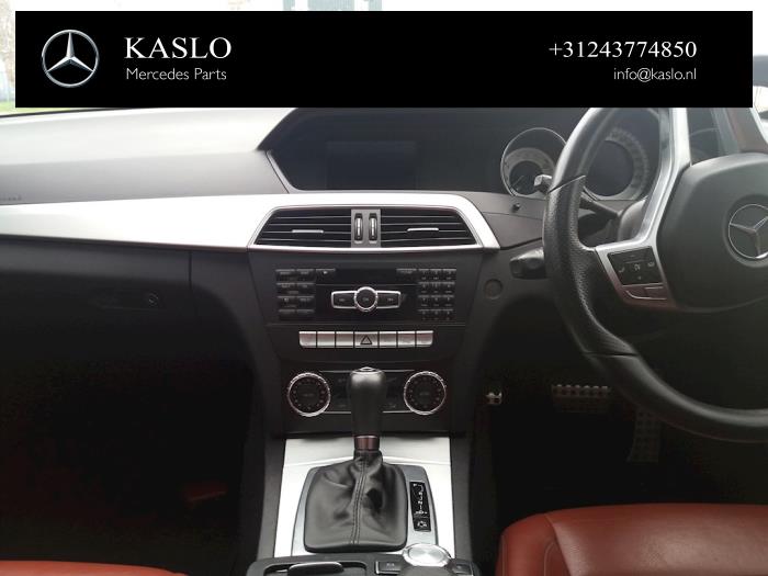 Begagnade Innerdisplay Mercedes C (C204) 3.5 C-350 CGI V6 24V BlueEfficiency Pris på förfrågan erbjuds av kaslo auto parts