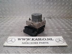 Usagé Bloc ABS Mercedes B (W246,242) 1.5 B-180 CDI 16V Prix € 75,00 Règlement à la marge proposé par kaslo auto parts