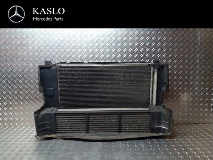 Cooling set from a Mercedes-Benz A (W176) 1.8 A-180 CDI 16V Autom. 2014