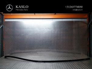 Usados Embellecedor de techo derecha Mercedes C (W205) C-220 2.2 CDI BlueTEC, C-220 d 16V Precio € 100,00 Norma de margen ofrecido por kaslo auto parts