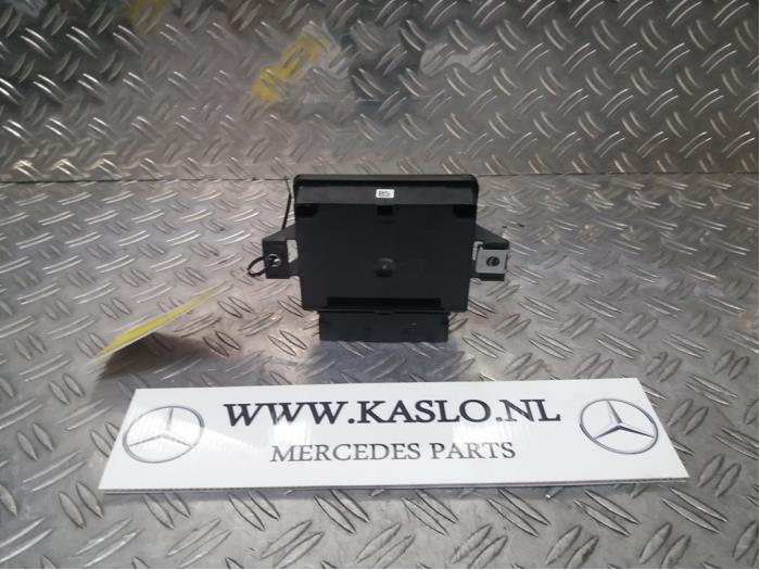 Parking brake module from a Mercedes-Benz B (W246,242) 1.8 B-180 CDI BlueEFFICIENCY 16V 2013