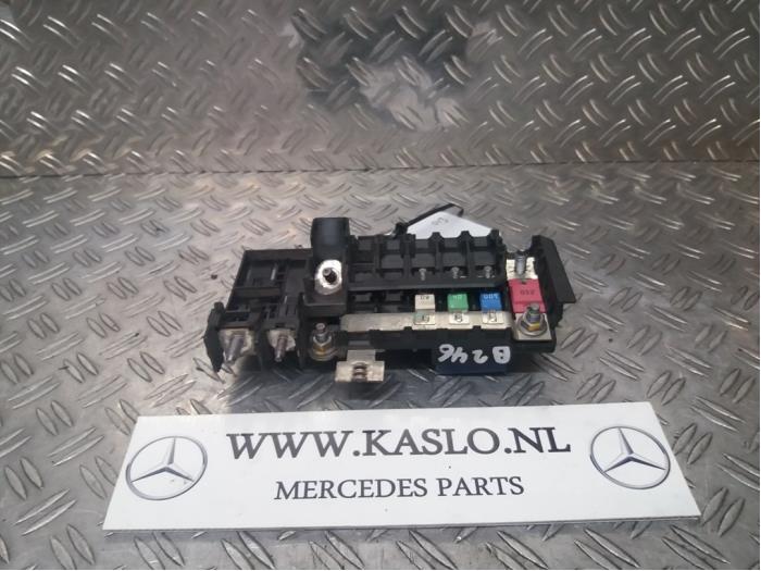 Caja de fusibles de un Mercedes-Benz B (W246,242) 1.8 B-180 CDI BlueEFFICIENCY 16V 2013