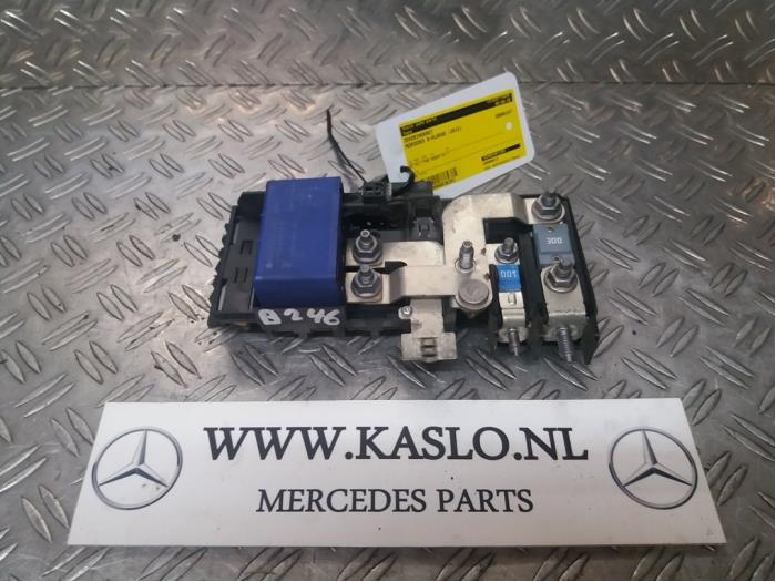 Caja de fusibles de un Mercedes-Benz B (W246,242) 1.8 B-180 CDI BlueEFFICIENCY 16V 2013
