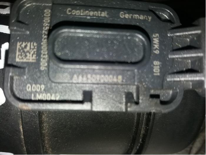 Medidor de masa de aire de un Mercedes-Benz A (W176) 1.5 A-180 CDI, A-180d 16V 2015