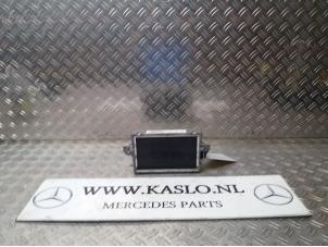 Used Navigation display Mercedes E (W212) E-350 BlueTec V6 24V Price € 100,00 Margin scheme offered by kaslo auto parts