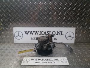 Usados Bomba de dirección asistida Mercedes SLK (R172) 1.8 200 16V BlueEFFICIENCY Precio € 200,00 Norma de margen ofrecido por kaslo auto parts