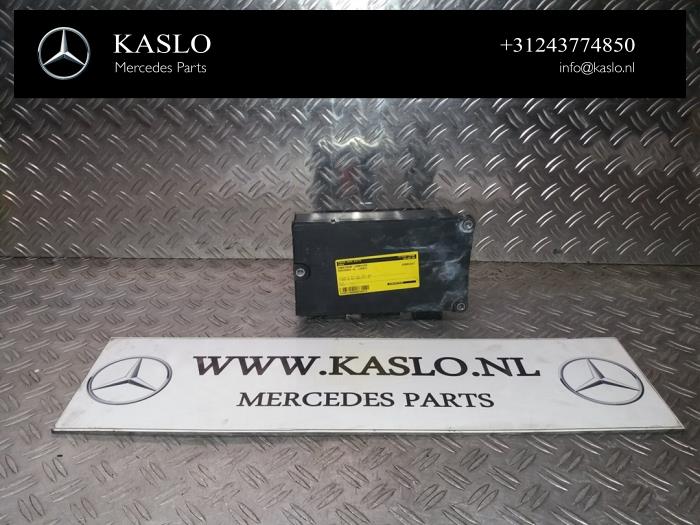 Begagnade Dator, cabriolet Mercedes SL (R230) 5.0 SL-500 V8 24V Pris € 200,00 Marginaltabell erbjuds av kaslo auto parts