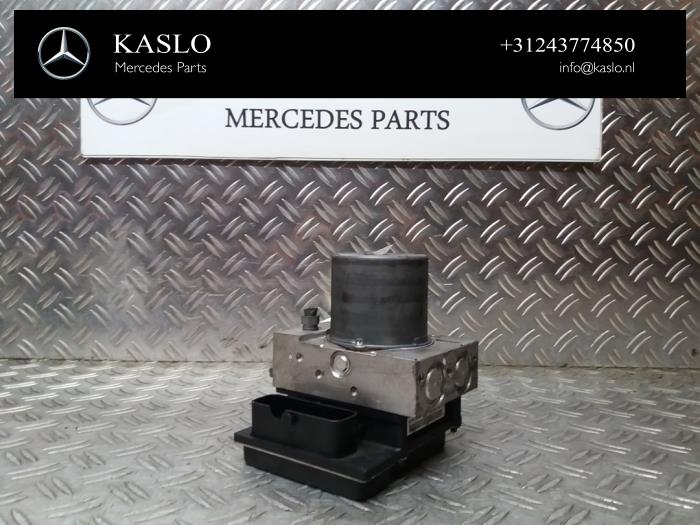 Usagé Pompe ABS Mercedes E (W212) E-350 BlueTec V6 24V Prix € 50,00 Règlement à la marge proposé par kaslo auto parts