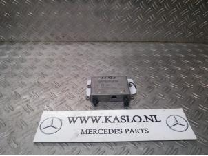 Gebrauchte Antennenverstärker Mercedes SL (R230) 3.7 SL-350 V6 18V Preis € 30,00 Margenregelung angeboten von kaslo auto parts