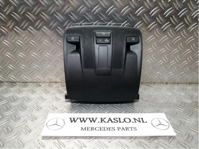 Eclairage de plafonnier d'un Mercedes-Benz A (W176) 1.5 A-180 CDI, A-180d 16V 2014