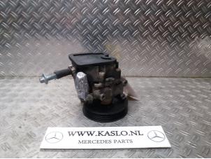 Used Power steering pump Mercedes S (W220) 3.2 S-320 CDI 24V Price € 75,00 Margin scheme offered by kaslo auto parts