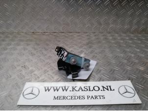 Used Rear door hinge, right Mercedes A (177.0) 2.0 A-220 Turbo 16V Price on request offered by kaslo auto parts