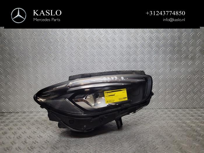 Używane Reflektor prawy Mercedes B (W247) 2.0 B-200d Cena € 750,00 Procedura marży oferowane przez kaslo auto parts