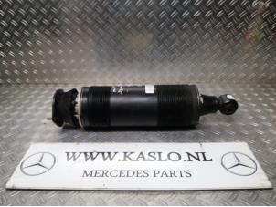 Używane Amortyzator lewy tyl Mercedes SL (R230) 3.5 SL-350 V6 24V Cena € 500,00 Procedura marży oferowane przez kaslo auto parts