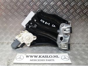 Używane Mechanizm szyby lewej tylnej wersja 2-drzwiowa Mercedes SLK (R172) 2.1 250 CDI 16V BlueEFFICIENCY Cena € 100,00 Procedura marży oferowane przez kaslo auto parts