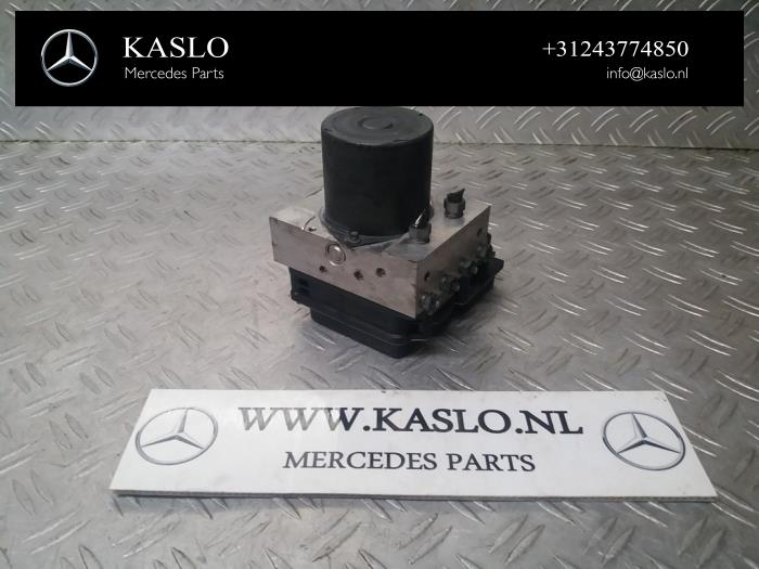 Używane Pompa ABS Mercedes E Estate (S212) E-220 CDI 16V BlueEfficiency Cena € 150,00 Procedura marży oferowane przez kaslo auto parts