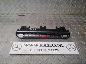 Usados Panel Climatronic Mercedes A (177.0) 1.3 A-200 Turbo 16V Precio € 150,00 Norma de margen ofrecido por kaslo auto parts